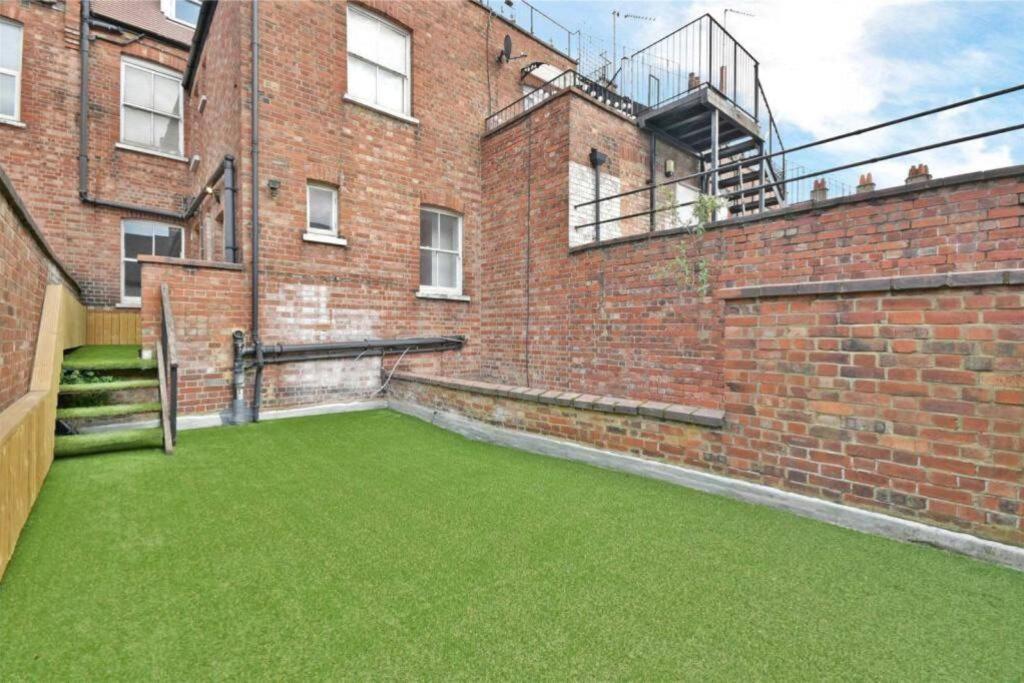 Luxury 3 Bed Apartment - Huge Outdoor Terrace & Amazing Transport Links London Luaran gambar